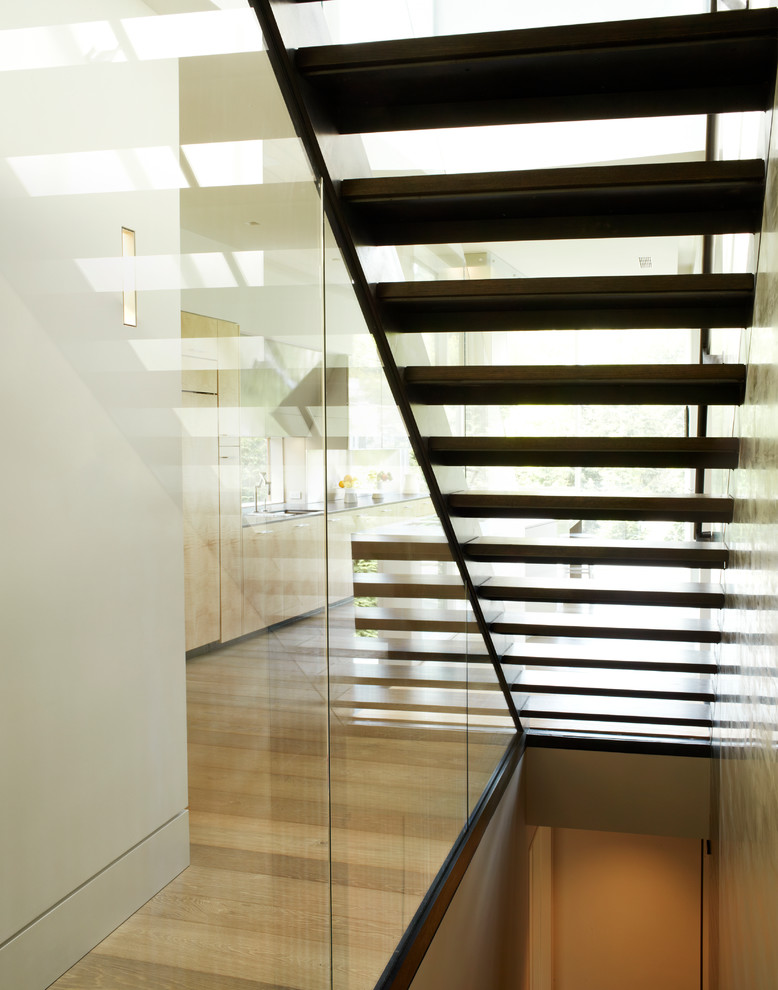 Diseño de escalera recta contemporánea sin contrahuella