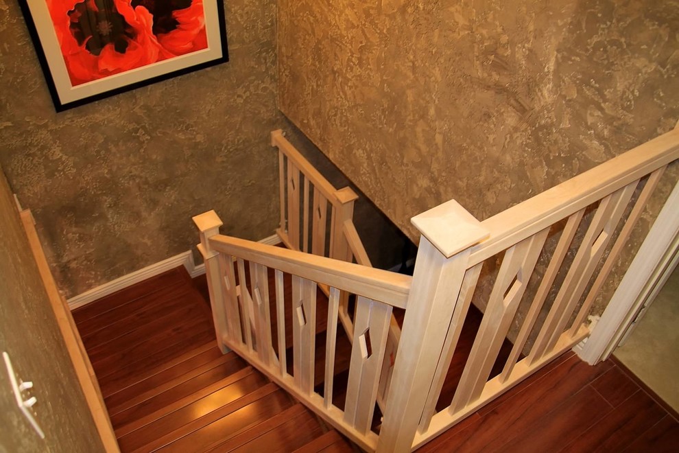 Small traditional wood u-shaped staircase in Los Angeles.