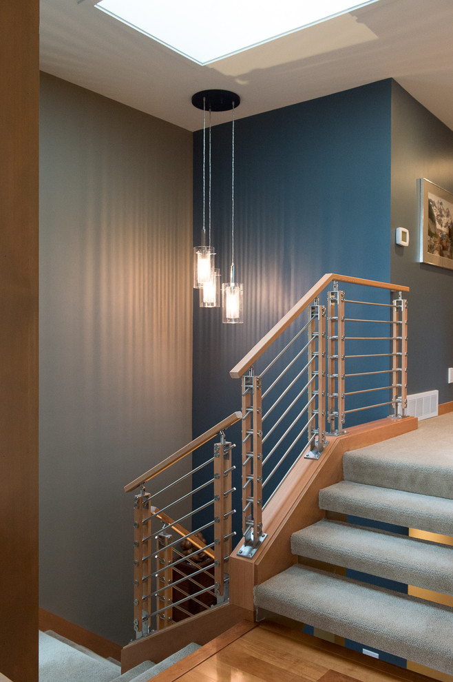 Example of a minimalist staircase design in Seattle
