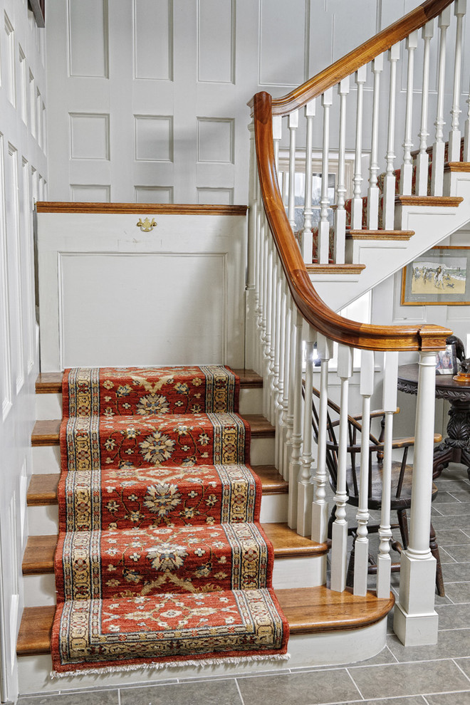 Cette image montre un escalier rustique.