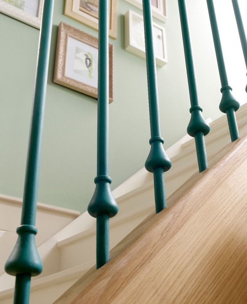 Пример оригинального дизайна: прямая деревянная лестница в стиле лофт с деревянными ступенями и деревянными перилами