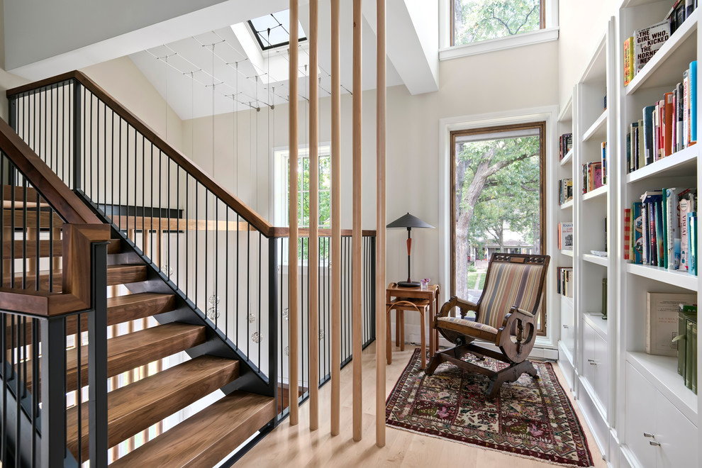 Diseño de escalera retro sin contrahuella con escalones de madera
