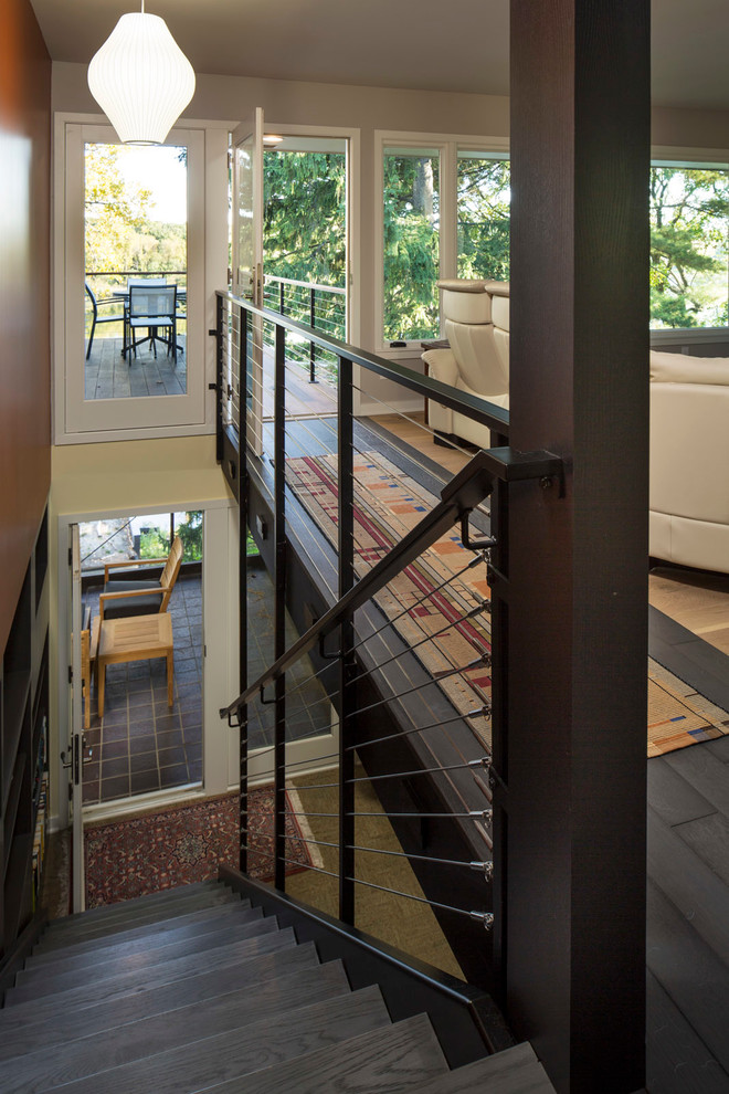 Ejemplo de escalera retro con escalones de madera