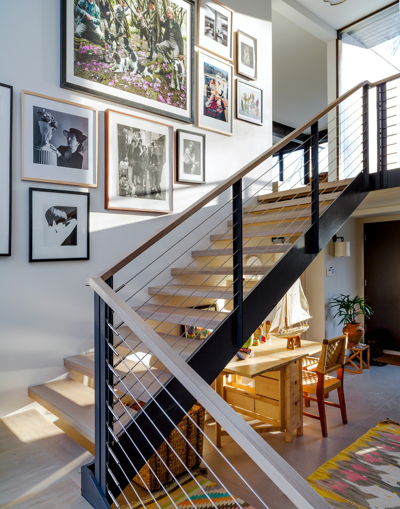 Идея дизайна: угловая лестница среднего размера в стиле ретро с деревянными ступенями без подступенок