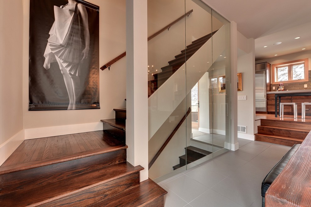 This is an example of a contemporary staircase in Minneapolis.