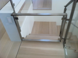 child gate for stairs