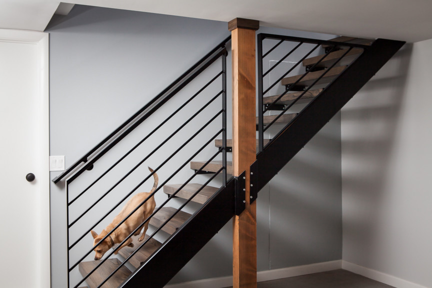 Schwebende, Mittelgroße Moderne Holztreppe mit offenen Setzstufen in Portland