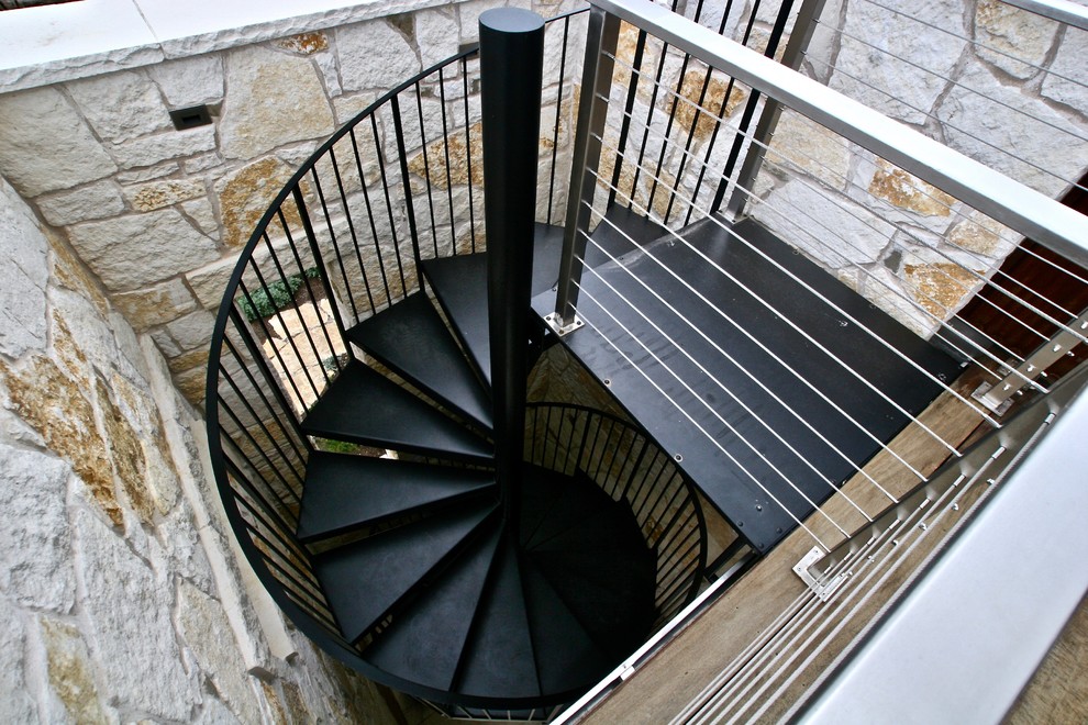 Moderne Treppe in Austin