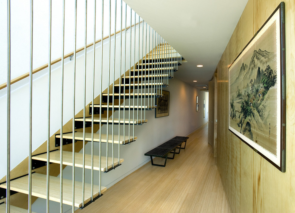 Design ideas for a modern staircase in Tampa.