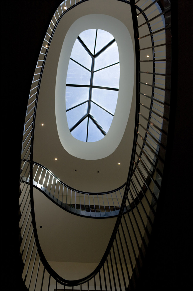 Photo of an expansive contemporary staircase in Chicago.
