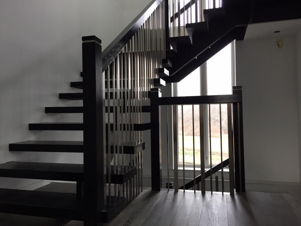 Monostringer/Genesis staircase Staircase Toronto by TFP Stairs