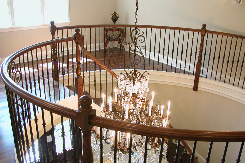 Стильный дизайн: лестница в викторианском стиле - последний тренд
