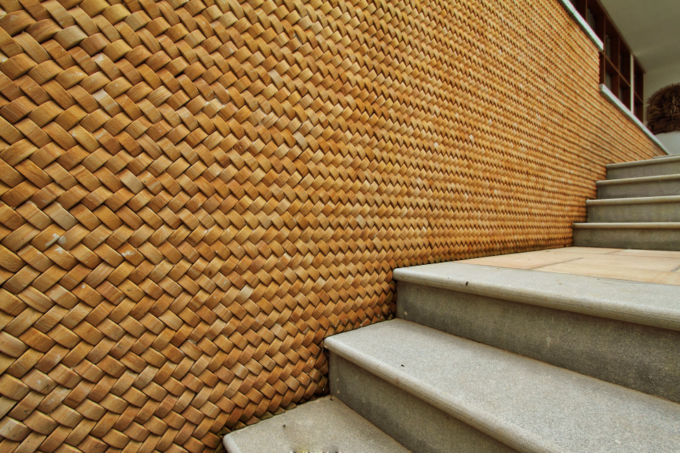Design ideas for a contemporary staircase in Bengaluru.