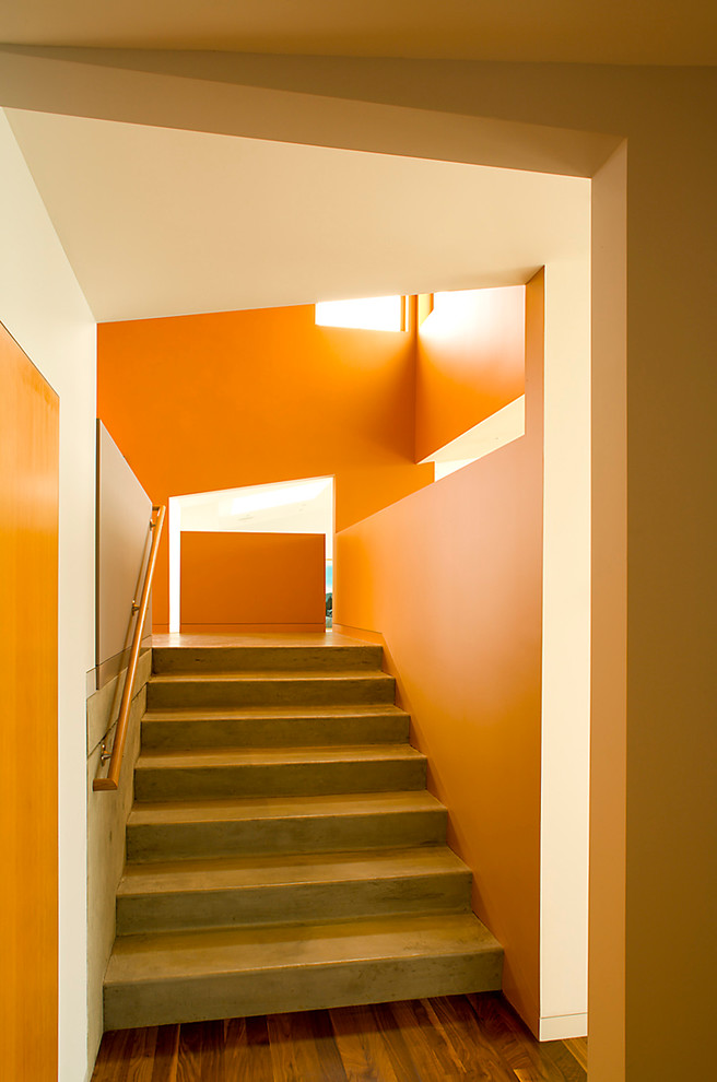 Photo of a contemporary u-shaped staircase in San Francisco.
