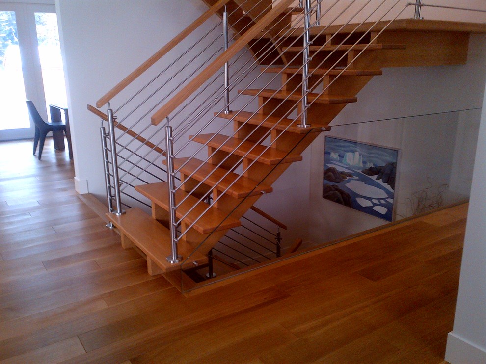 Photo of a contemporary staircase in Edmonton.