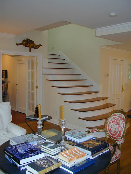 На фото: лестница в классическом стиле