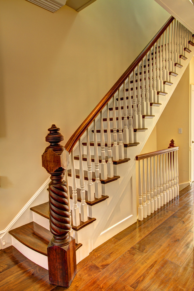Elegant staircase photo in New York