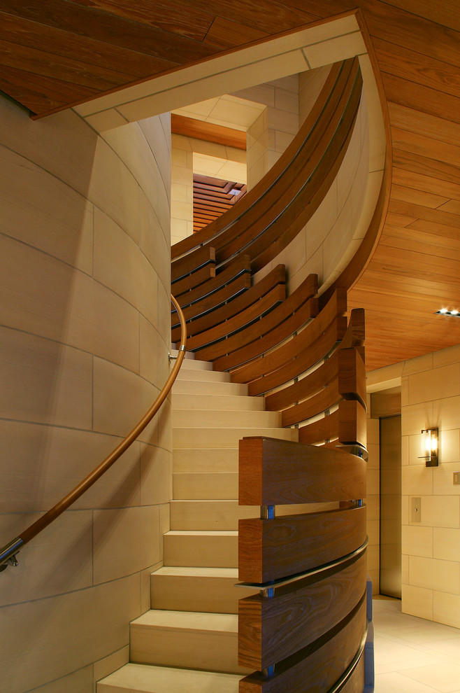 Пример оригинального дизайна: изогнутая лестница в современном стиле