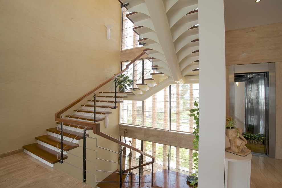 Inspiration for a contemporary staircase in Bengaluru.