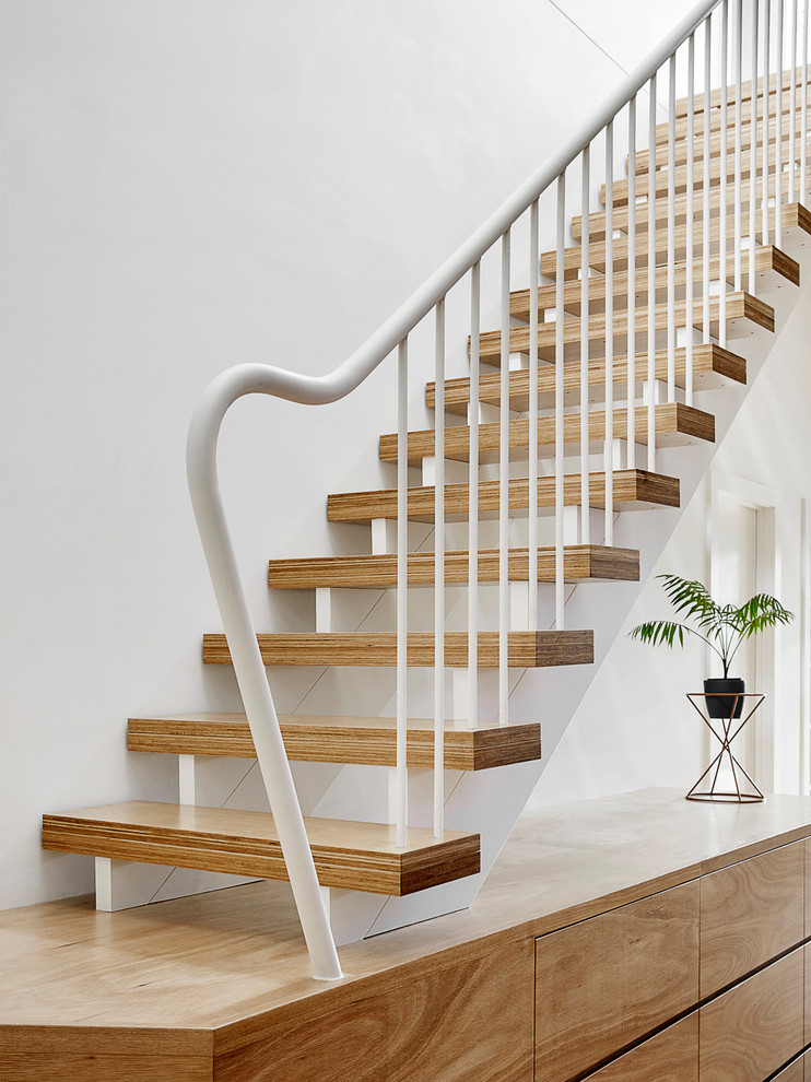 Источник вдохновения для домашнего уюта: лестница среднего размера в современном стиле