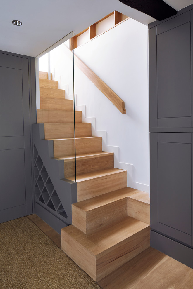 Gerade, Mittelgroße Moderne Holztreppe mit Holz-Setzstufen in London