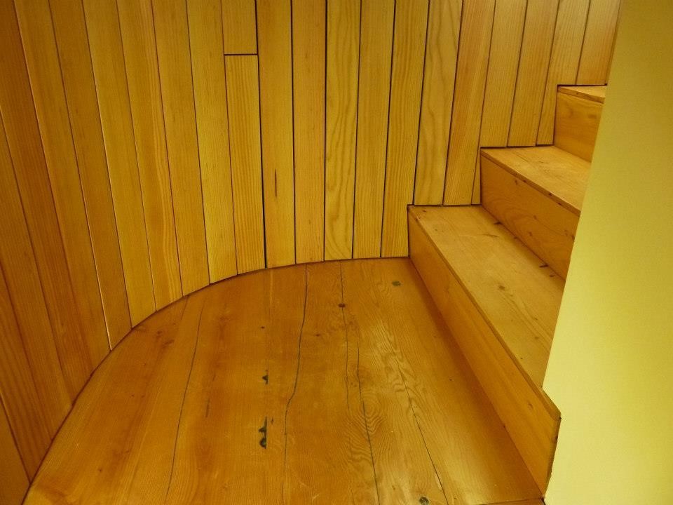 Idéer för funkis l-trappor i trä, med sättsteg i trä