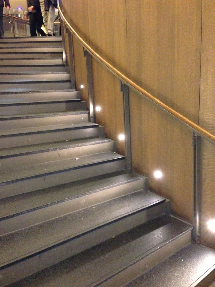 Photo of a contemporary staircase in Chicago.