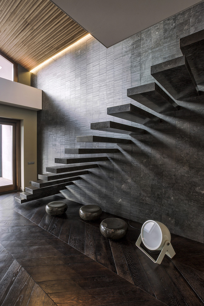 This is an example of a contemporary staircase in Turin.