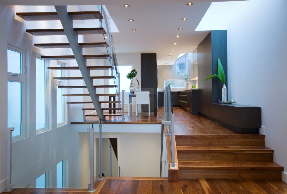 Contemporary staircase in Vancouver with open risers.