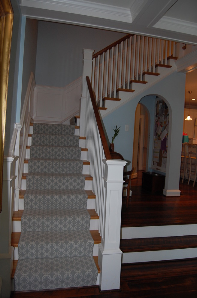 Photo of a modern staircase in Richmond.