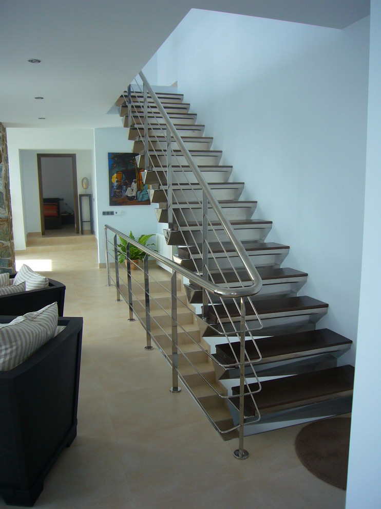 Стильный дизайн: лестница в стиле неоклассика (современная классика) - последний тренд