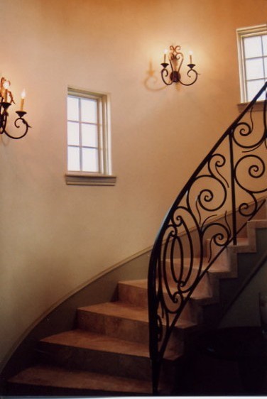 Staircase - traditional staircase idea in Austin
