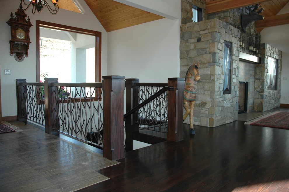 Идея дизайна: угловая деревянная лестница среднего размера в классическом стиле с деревянными ступенями