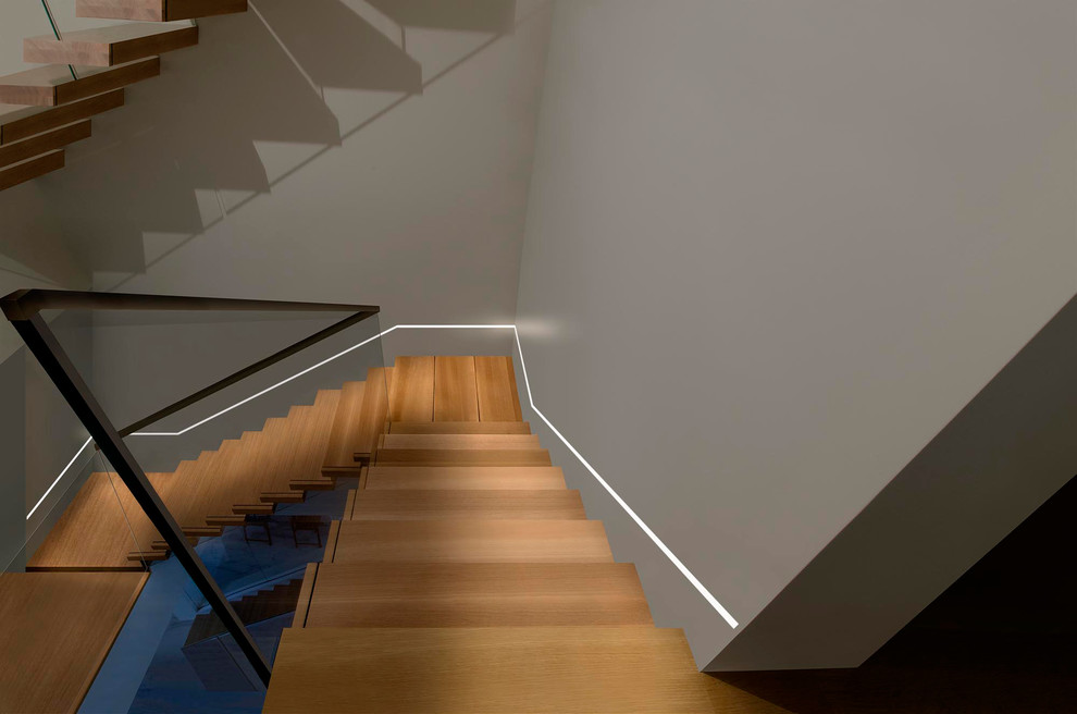 Photo of a contemporary staircase in Chicago.