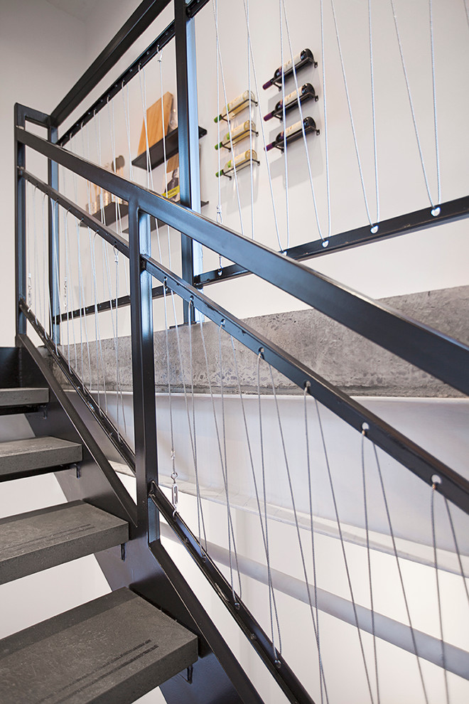 Inspiration för stora moderna flytande trappor i metall, med sättsteg i metall