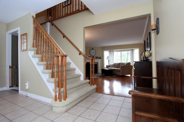 Example of a classic staircase design in Toronto