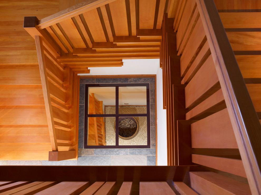 Staircase - craftsman staircase idea in San Francisco
