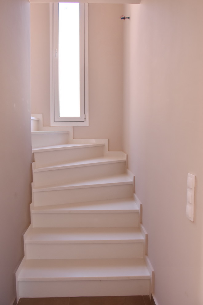 На фото: лестница в морском стиле