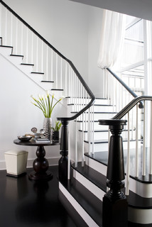 Magnolia Cottage: Black and White Painted Steps