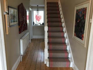 Roger Oates Flaxman Berry Stair Runner Carpet Fitted In Hook Hampshire Viktorianisch Treppen Hampshire Von Higherground Houzz