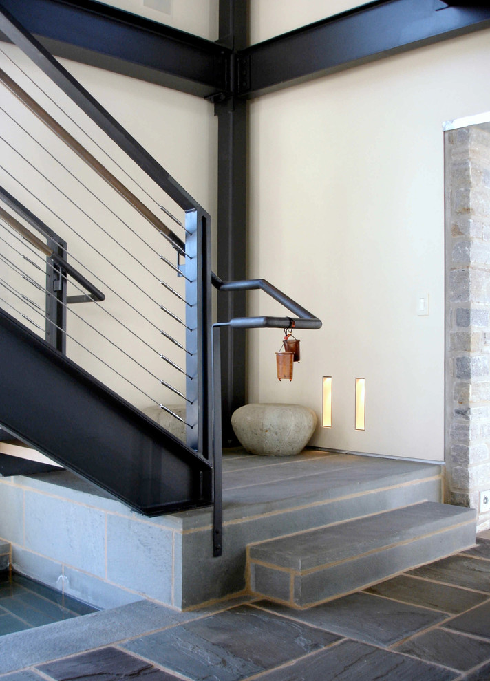 Inspiration pour un grand escalier sans contremarche droit traditionnel avec des marches en bois.