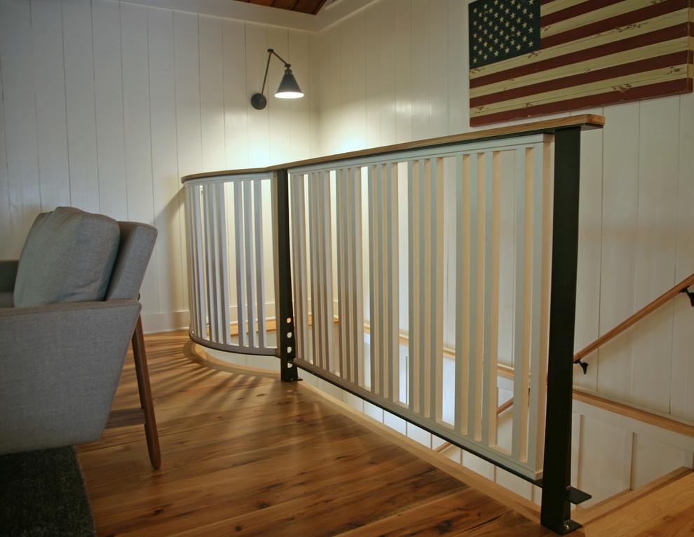 Mittelgroße Stilmix Holztreppe in L-Form mit Holz-Setzstufen in Milwaukee