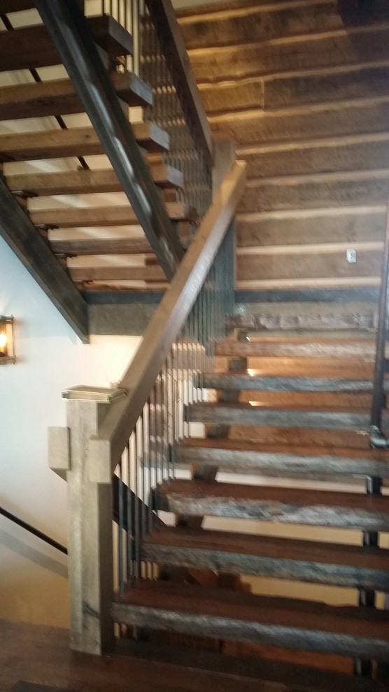 Пример оригинального дизайна: лестница в стиле рустика