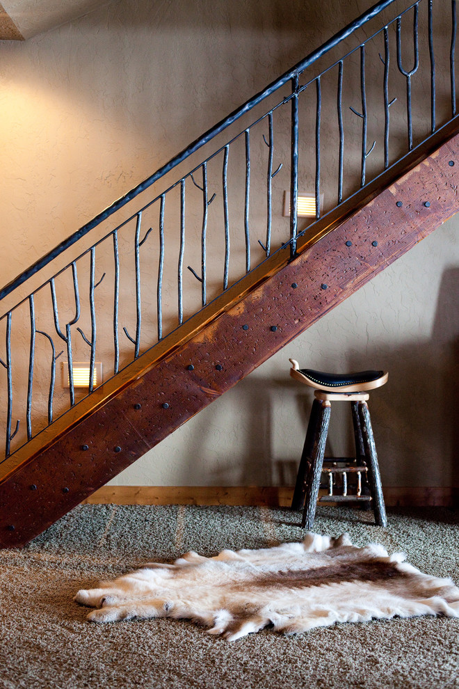 Стильный дизайн: прямая лестница среднего размера в стиле рустика - последний тренд