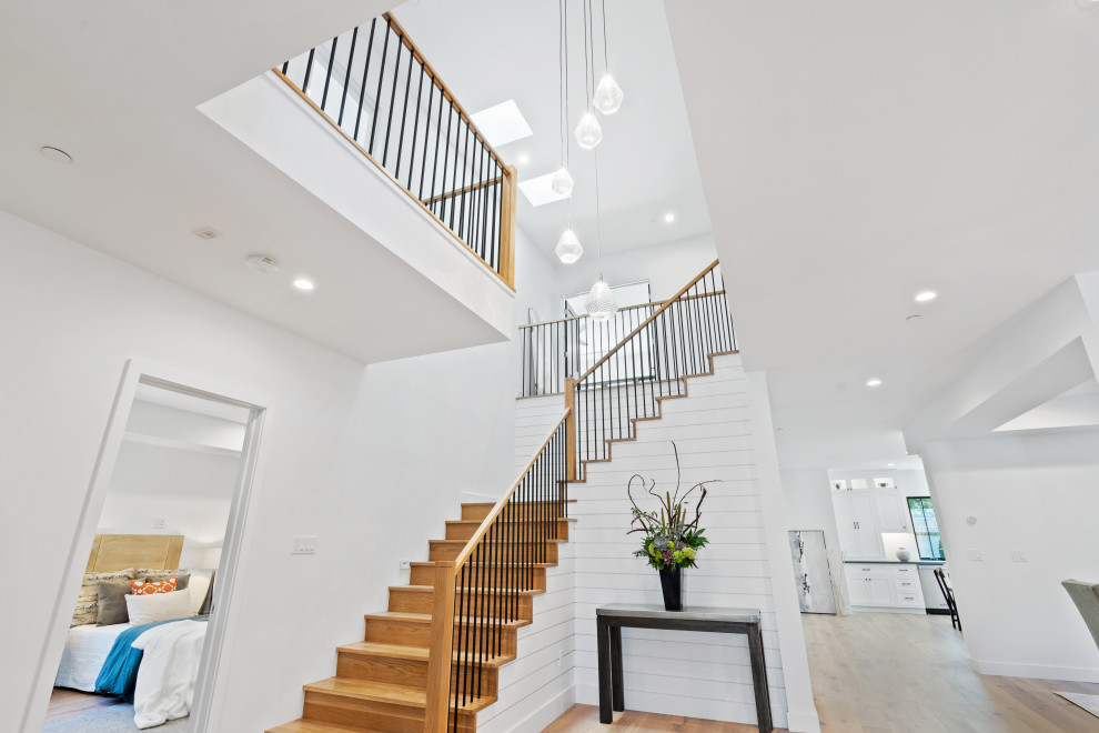 Стильный дизайн: лестница в стиле кантри - последний тренд