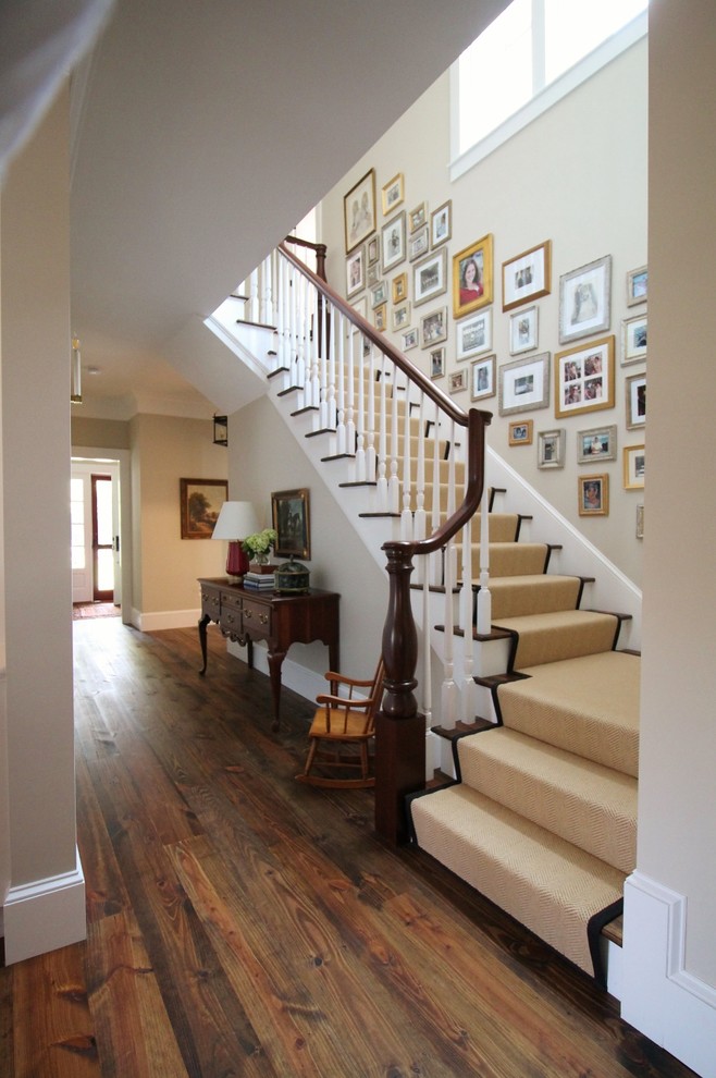 Example of a cottage staircase design in Boston
