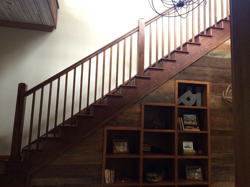 Staircase - rustic staircase idea in New Orleans