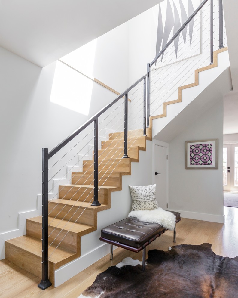 Источник вдохновения для домашнего уюта: деревянная лестница в стиле модернизм с деревянными ступенями