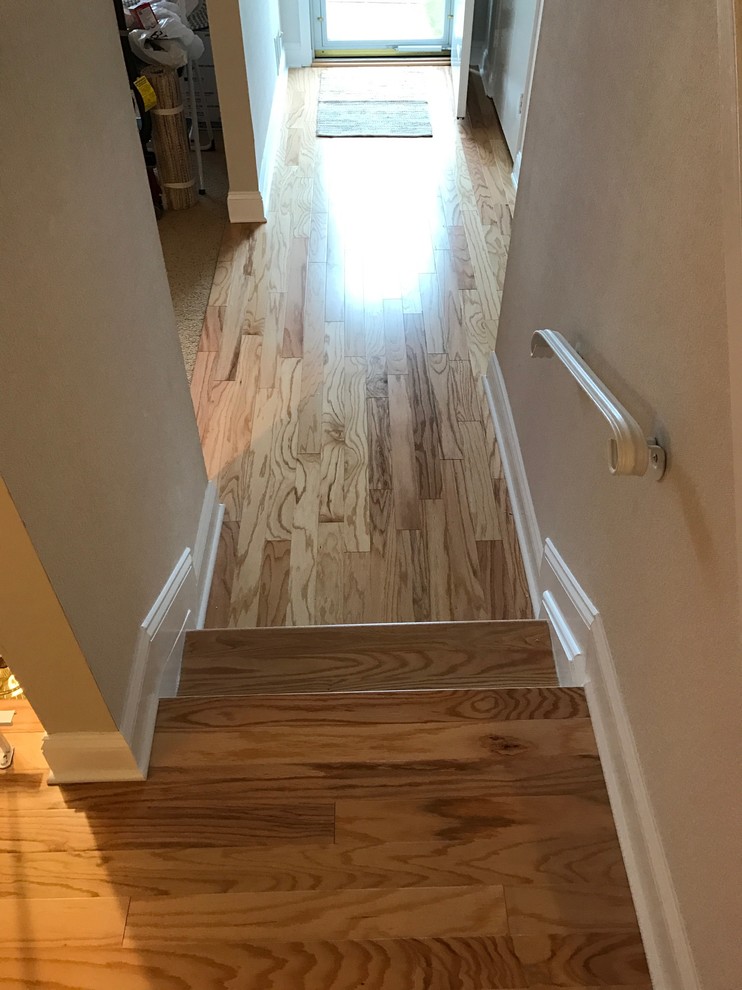 Design ideas for a small classic wood straight staircase in Newark with wood risers.