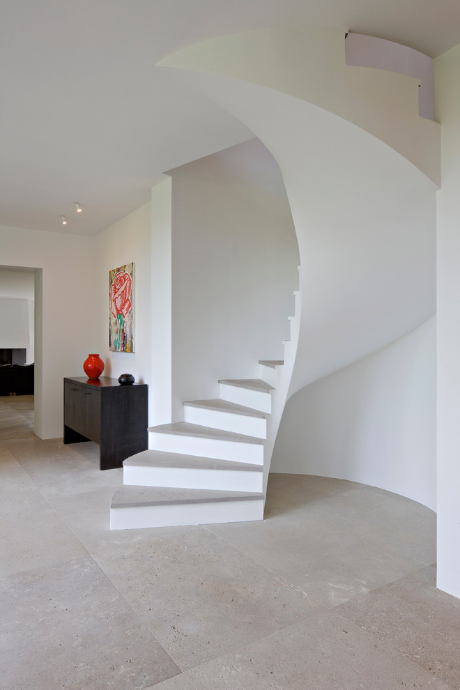 Inspiration for a modern staircase in Orlando.